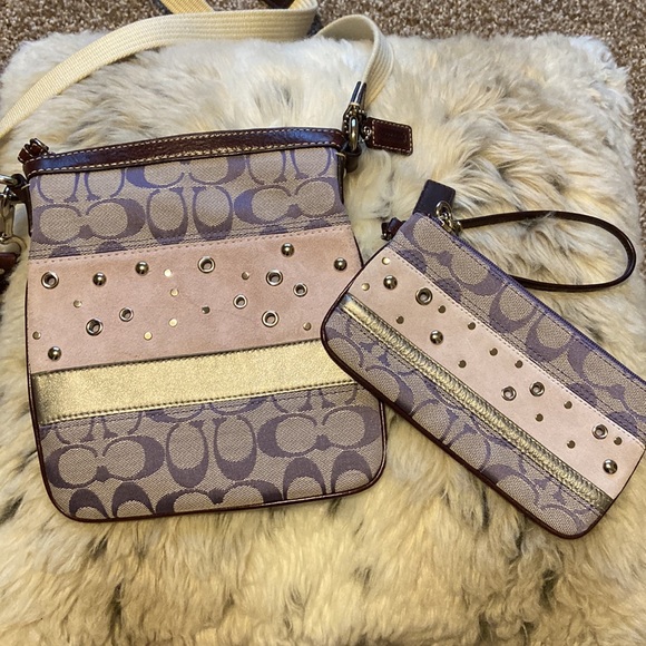 COACH MATCHING CROSSBODY BAG AND WRISTLET - Picture 12 of 13